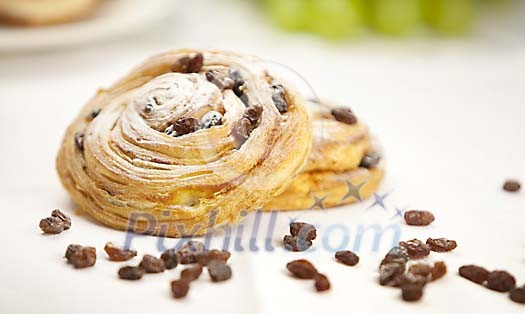 Raisins with buns Raisins with buns