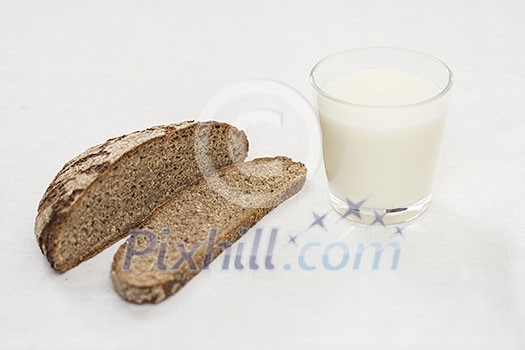 Rye bread with a glass of milk