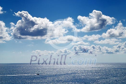 cloudy sky and sea