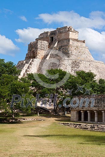 Anicent mayan pyramid (Pyramid of the Magician, Adivino ) in Uxmal, Mérida, Yucatán, Mexico Anicent mayan pyramid (Pyramid of the Magician, Adivino ) in Uxmal, Mérida, Yucatán, Mexico