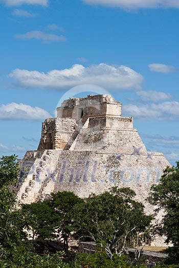 Anicent mayan pyramid (Pyramid of the Magician, Adivino ) in Uxmal, Mérida, Yucatán, Mexico Anicent mayan pyramid (Pyramid of the Magician, Adivino ) in Uxmal, Mérida, Yucatán, Mexico