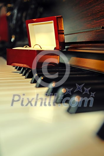 Wedding rings on the piano Wedding rings on the piano