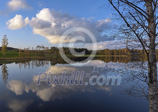 Autumn atmosphere on the lake