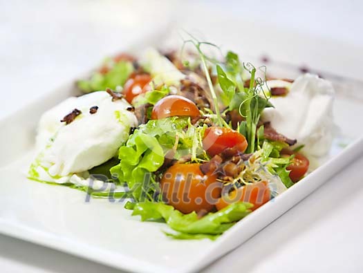 Green Salad With Poached Eggs