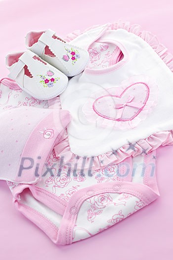 Pink infant girl clothing for baby shower Pink infant girl clothing for baby shower